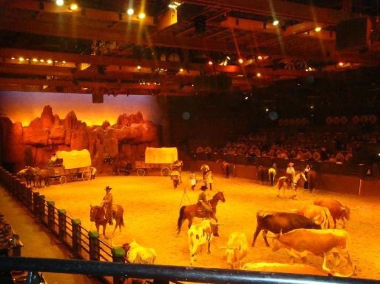 Buffalo Bill's Wild West Showwith Mickey & Friends! Review • Mouse  Travel Matters