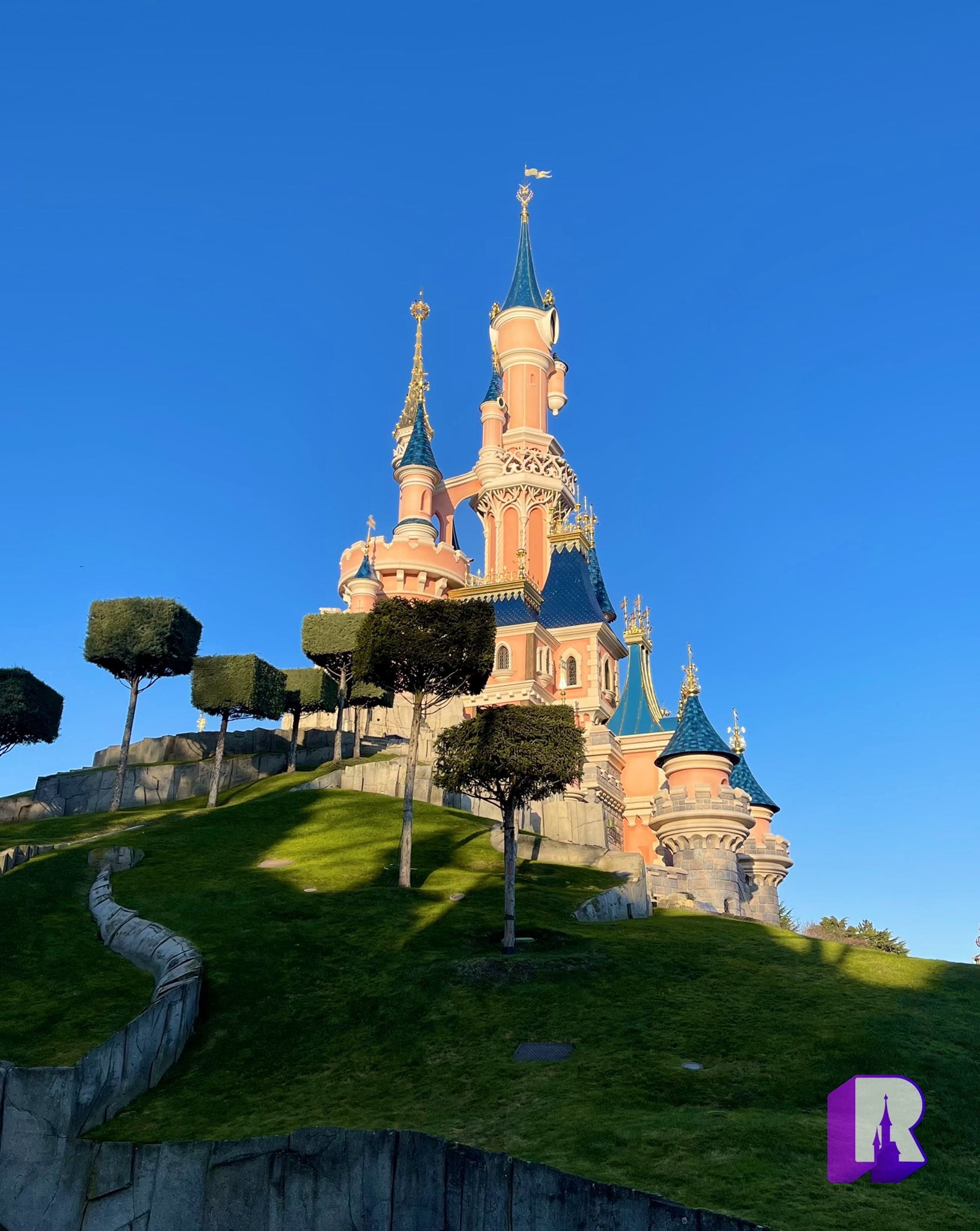 Disneyland Paris' Sleeping Beauty Castle to Undergo First Major  Refurbishment in January 2021