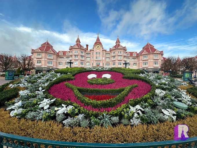 Fleurs : leur signification sur les robes des Princesses à Disneyland Paris