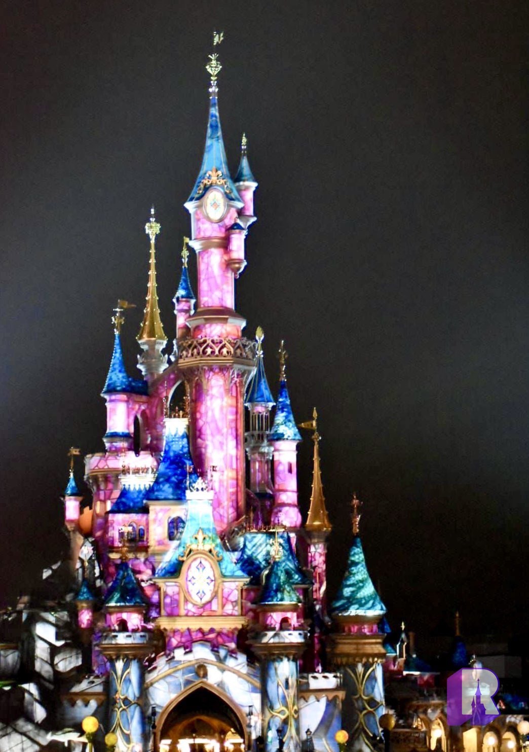 DLP Report on X: 🛍 The 2024 Disneyland Paris calendar is now
